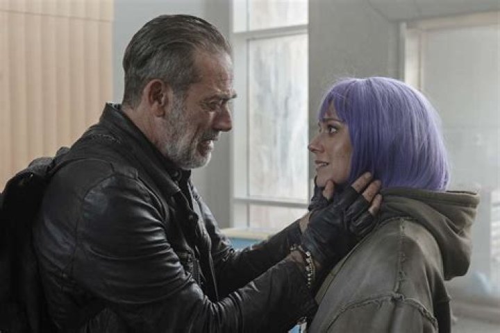 'The Walking Dead': First Look at Hilarie Burton Playing Jeffrey Dean Morgan's Wife Lucille