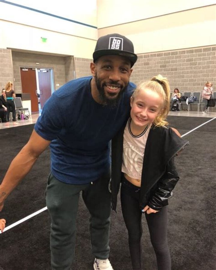 Alexus Oladi - Bio, Age, Net Worth, Height, Single, Nationality, Body Measurement, Career ·