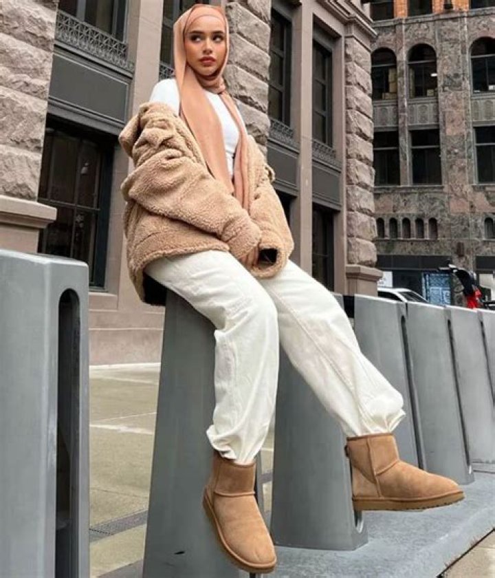 Batul Bazzi - Age, Family, Bio ·