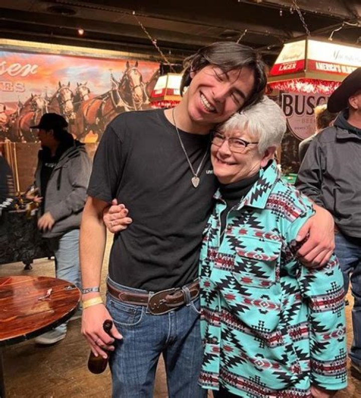 Brian Flores Age, Height, Bio, Parents, Wife, Net Worth