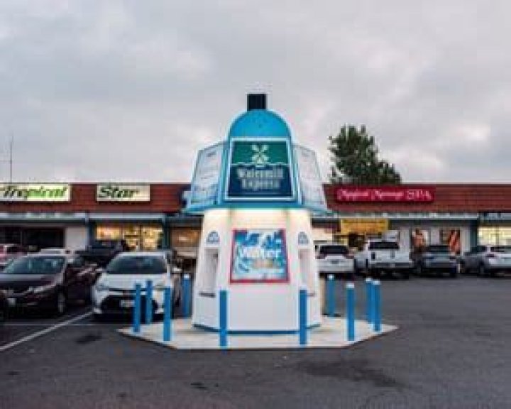 Californians are turning to vending machines for safer water. Are they being swindled?