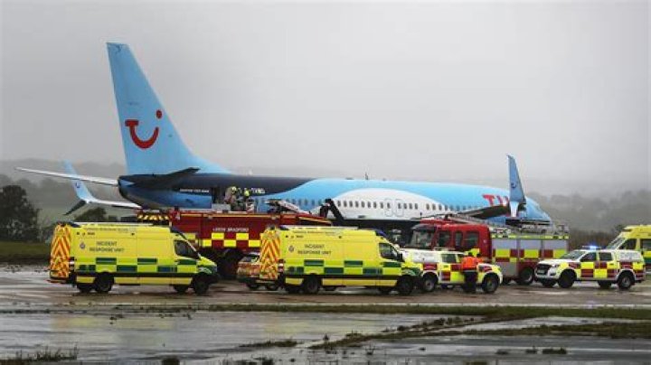 Cops storm TUI plane diverted from Gatwick after 'man claimed to be a TERRORIST so desperate passeng |