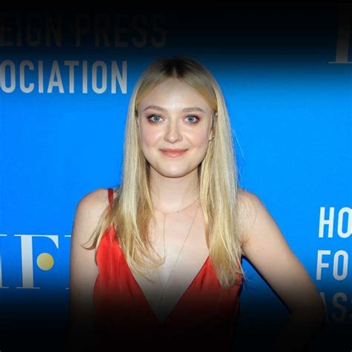 Dakota Fanning Bio, Age, Career, Net Worth, Family & More