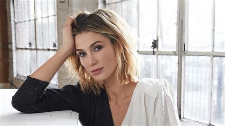 Delta Goodrem - Age, Family, Bio ·