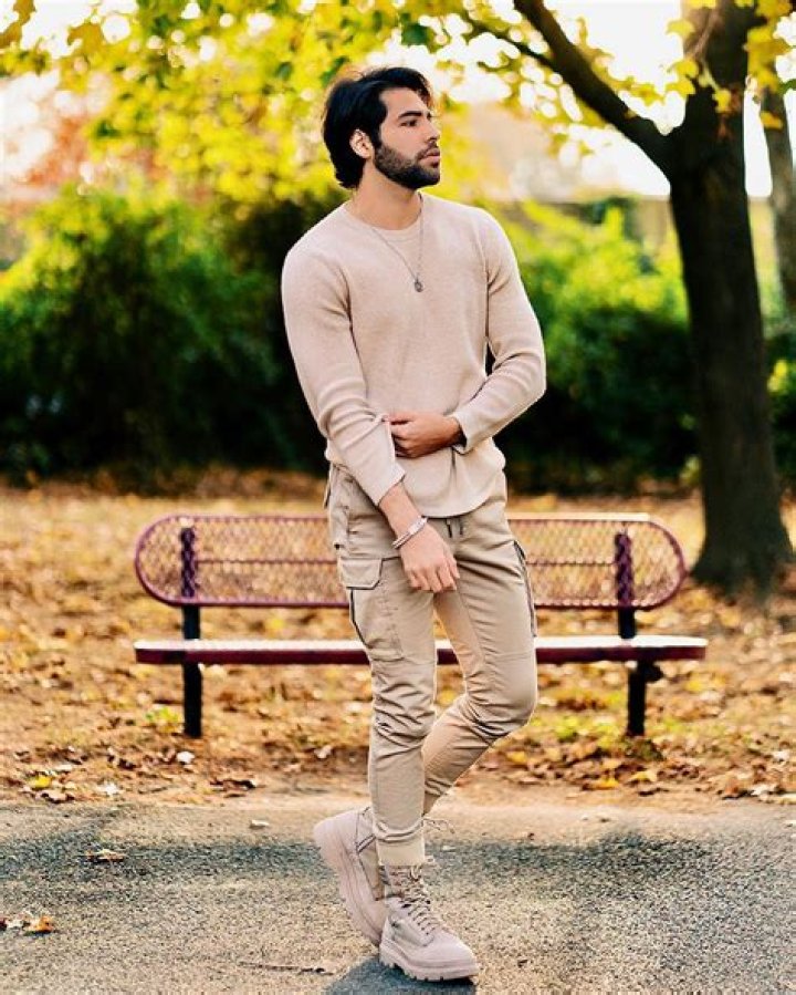 Discover The Ultimate Guide To Styling Black Cargo Pants Outfits For Men