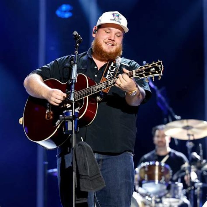 Does Luke Combs Have A Brother?