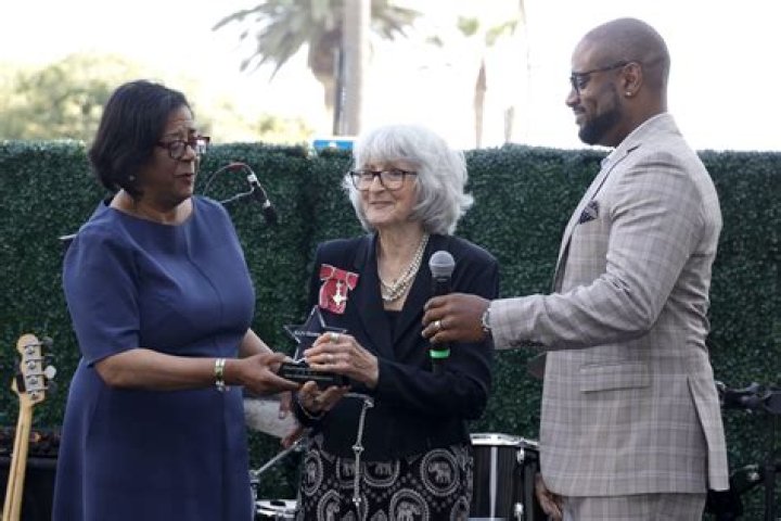 Dondr Whitfield Height, Weight, Age, Family, Biography, Facts