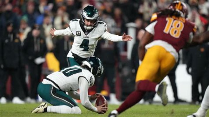 Eagles Star Jake Elliott's Wife Calls Kylie Kelce a 'National Treasure' |