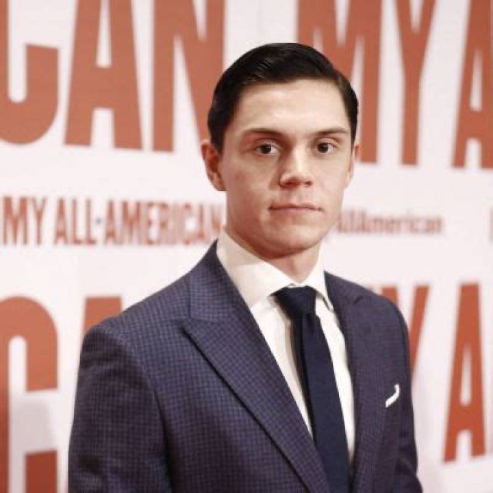 Evan Peters- Wiki, Age, Height, Net Worth, Girlfriend, Ethnicity, Career ·
