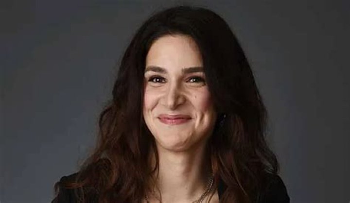 Eve Lindley - Bio, Age, Net Worth, Height, Single, Nationality, Body Measurement, Career ·