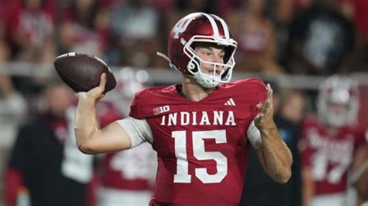 Exploring Alabama QBs family background ·