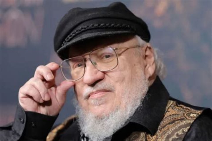 George R.R. Martin Biography, Age, Height, Wife, Net Worth, Family