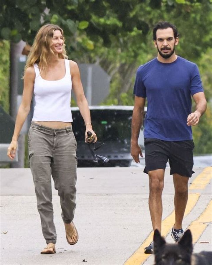 Gisele Bundchen Boyfriend 2022, Boyfriend After Tom Brady, Who Is Her Rumored Boyfriend Joaquim Vale ·