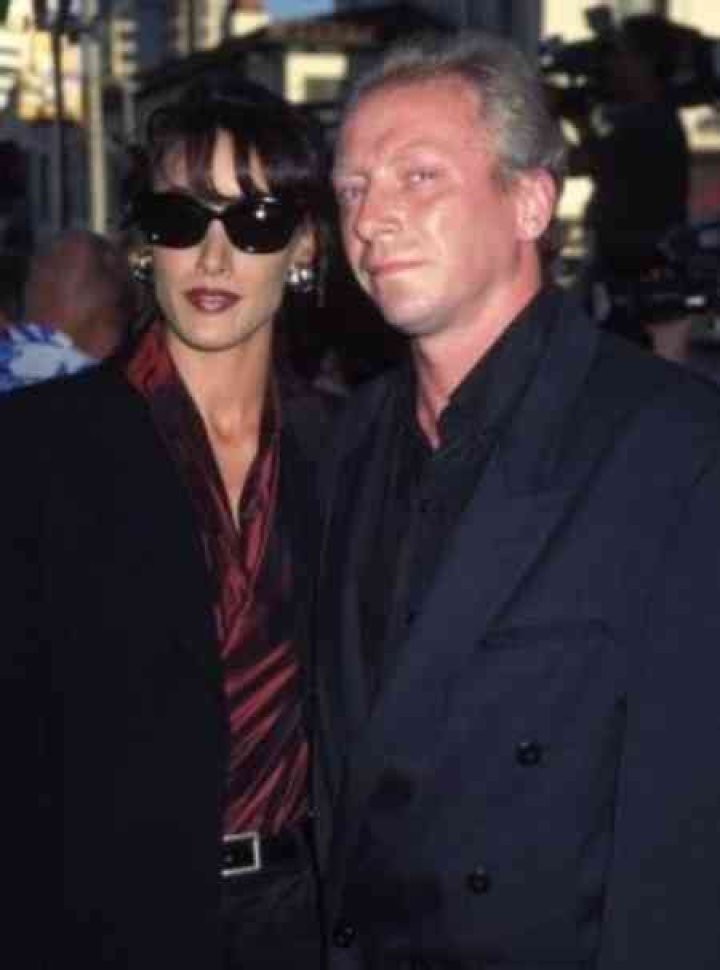 How Old is Flashdance Actress Jennifer Beals? Also Know her Long Married Life With Her Husband ·