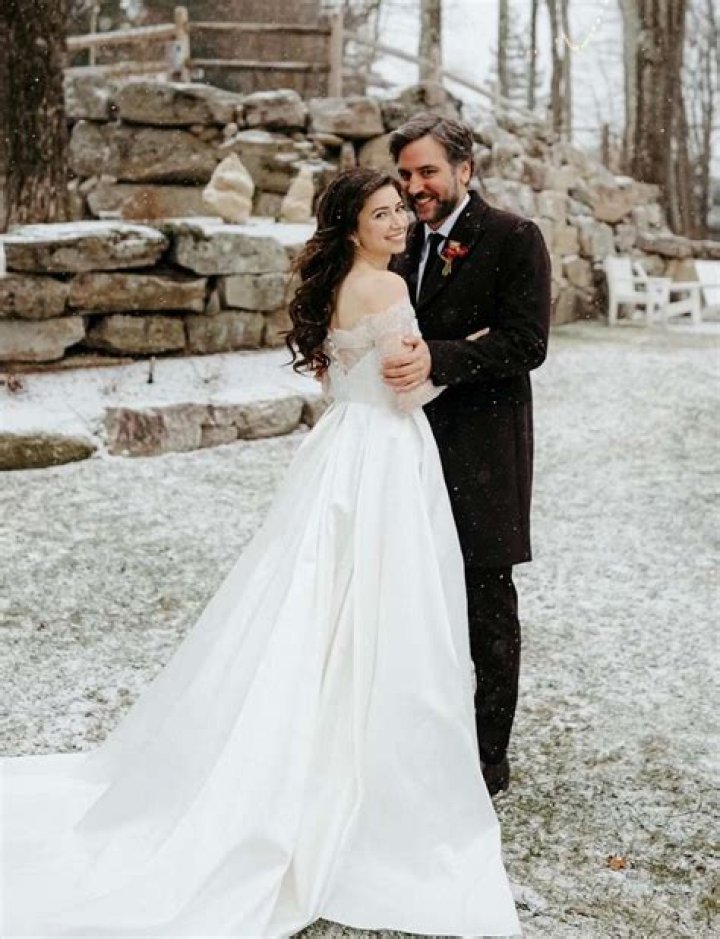 Is Josh Radnor Married to Wife? Or Dating a Girlfriend? Past Relationships.