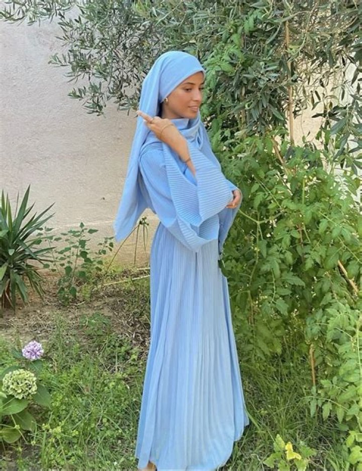 Is She Muslim Or Christian? ·