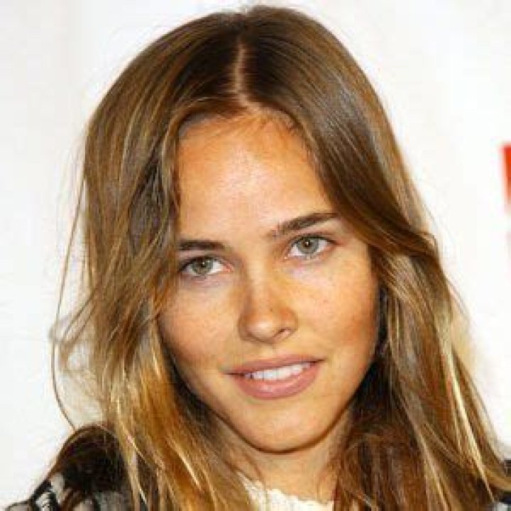 Isabel Lucas - Age, Family, Bio ·