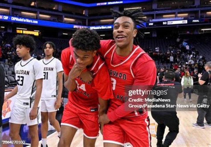 
Isaiah Carroll Height, Age, Who, Girlfriend, Biography, Wiki, Net Worth 