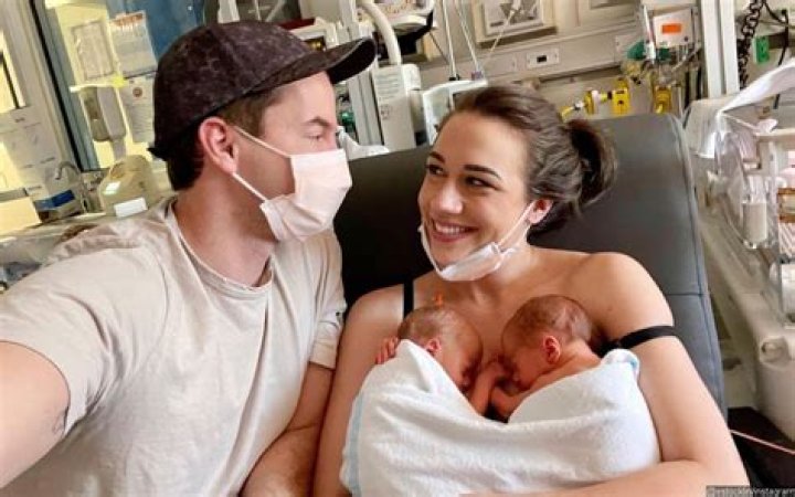 JadeVibe | Colleen Ballinger Welcomes Twins With Husband Erik Stocklin In emergency C-section