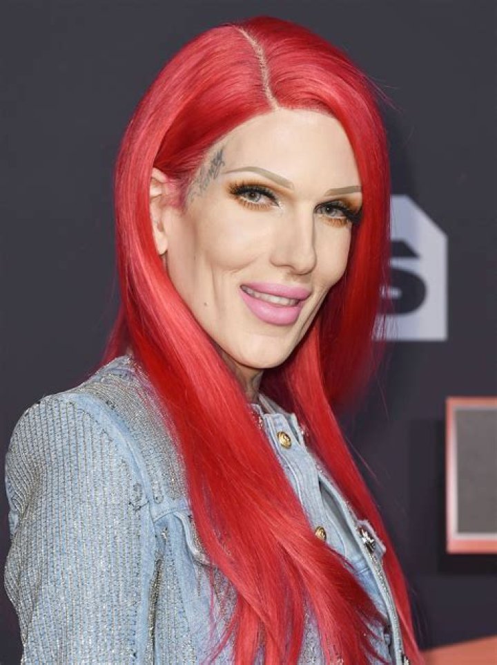 Jeffree Star Responds to Fans Who Found Hair in Conspiracy Palettes |