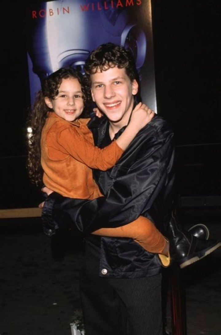 Jesse And Hallie Eisenberg
