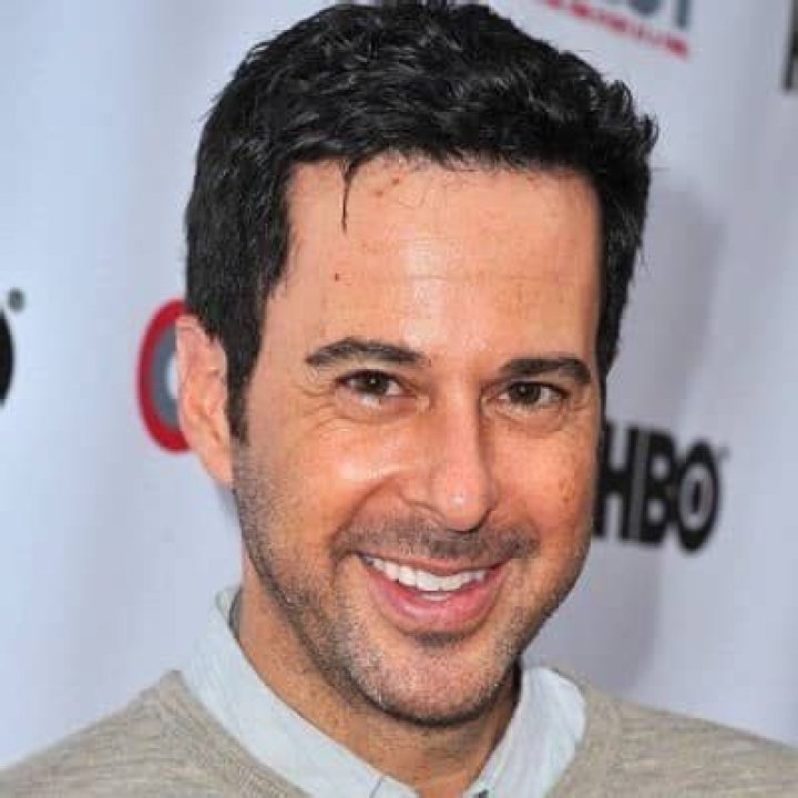 Jonathan Silverman - Bio, Age, Net Worth, Height, Married, Nationality, Body Measurement, Career ·