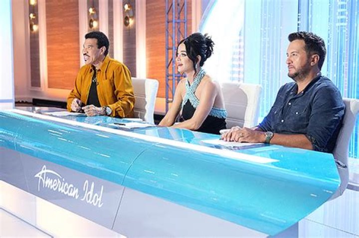 Katy Perry Cries On American Idol Over School Shooting Survivor Hollywood Life