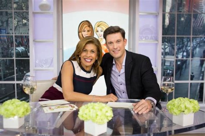 Keir Simmons' Wife And Basketball Luminary