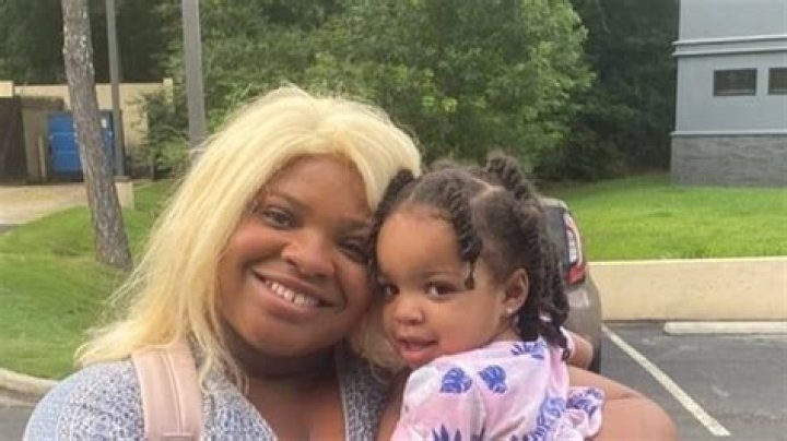 Lovely Peaches - Bio, Age, Net Worth, Height, Single, Nationality, Body Measurement, Career ·