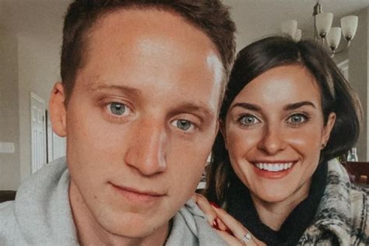 Meet His Wife Lisa Harvey ·