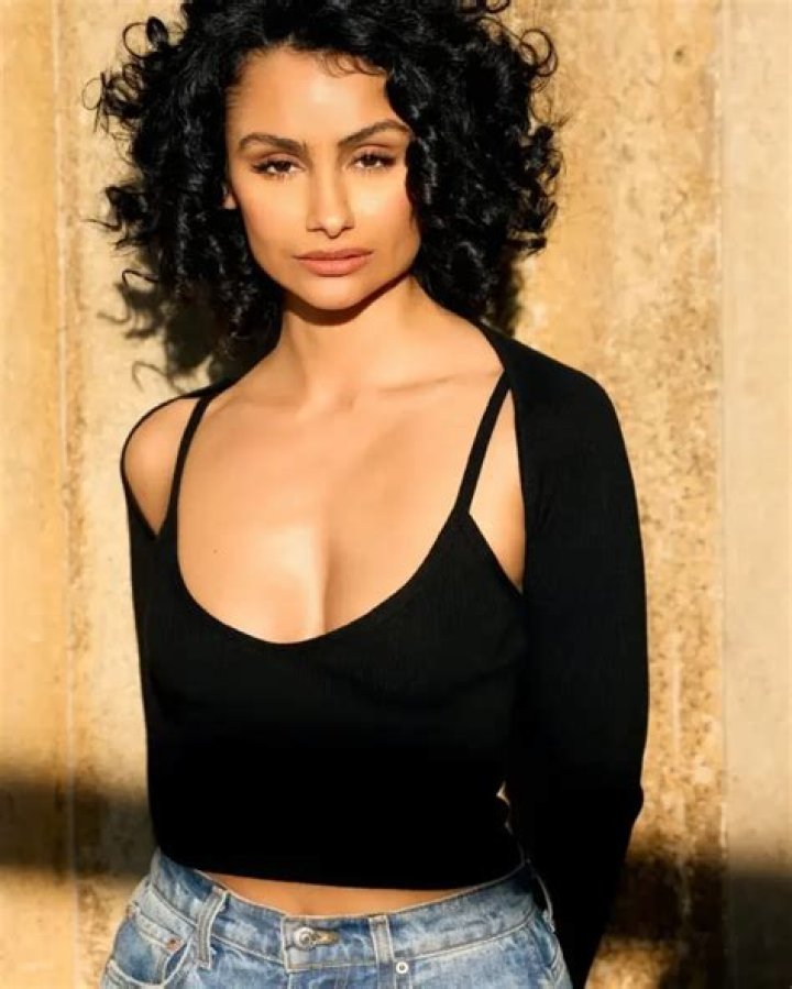 Nazanin Mandi - Bio, Age, Net Worth, Height, Single, Nationality, Career ·