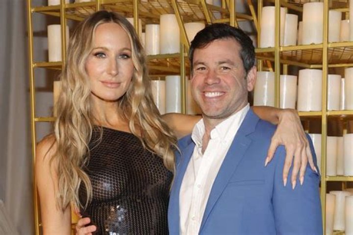 Nikki Glaser's On-Off Boyfriend Chris Revealed