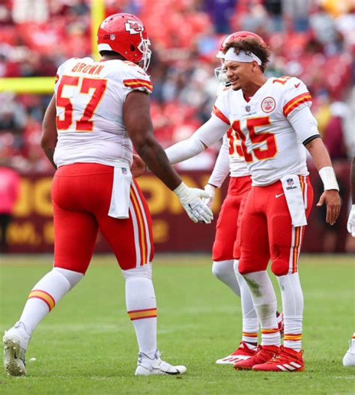 Orlando Brown Jr. Bio & Income [2023 Update] ·