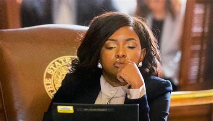 Paula Marshall Biography, Age, Height, Husband, Net Worth, Family