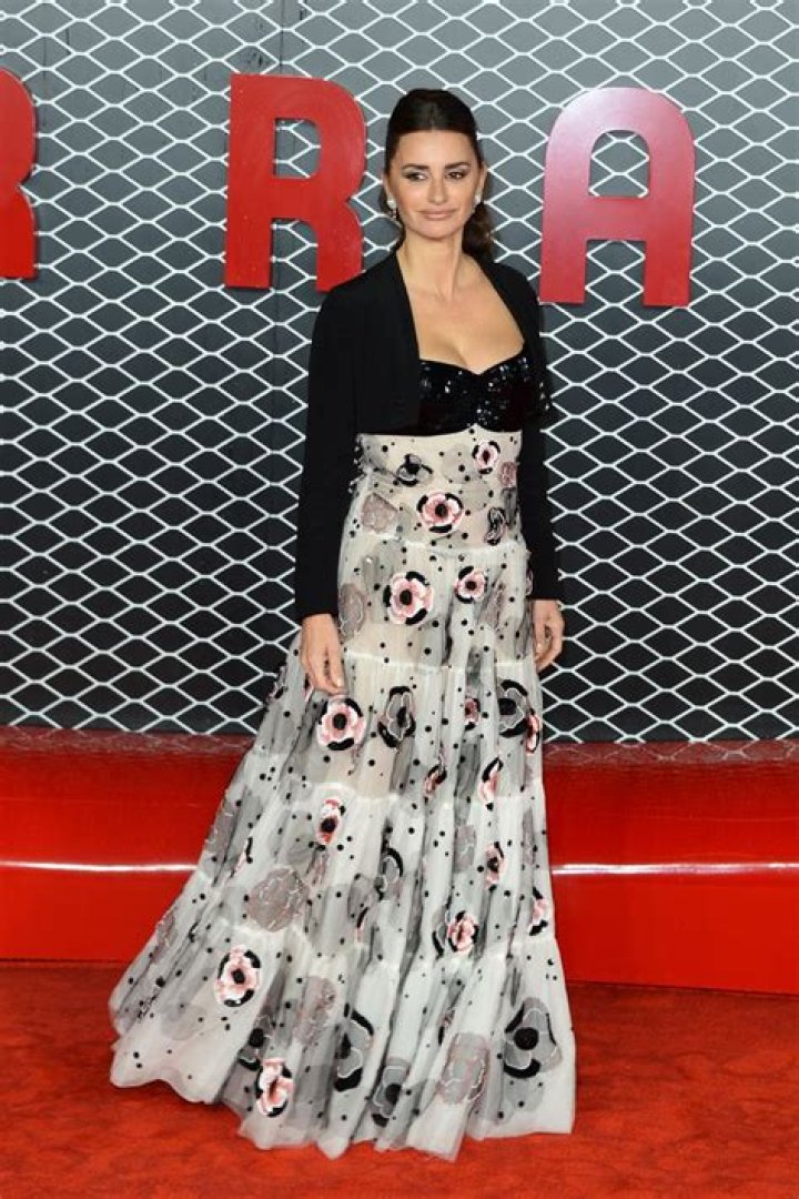Penelope Cruz stuns in Chanel couture at the Ferrari premiere |