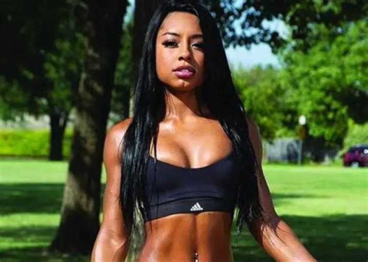 Qimmah Russo - Age, Family, Bio ·