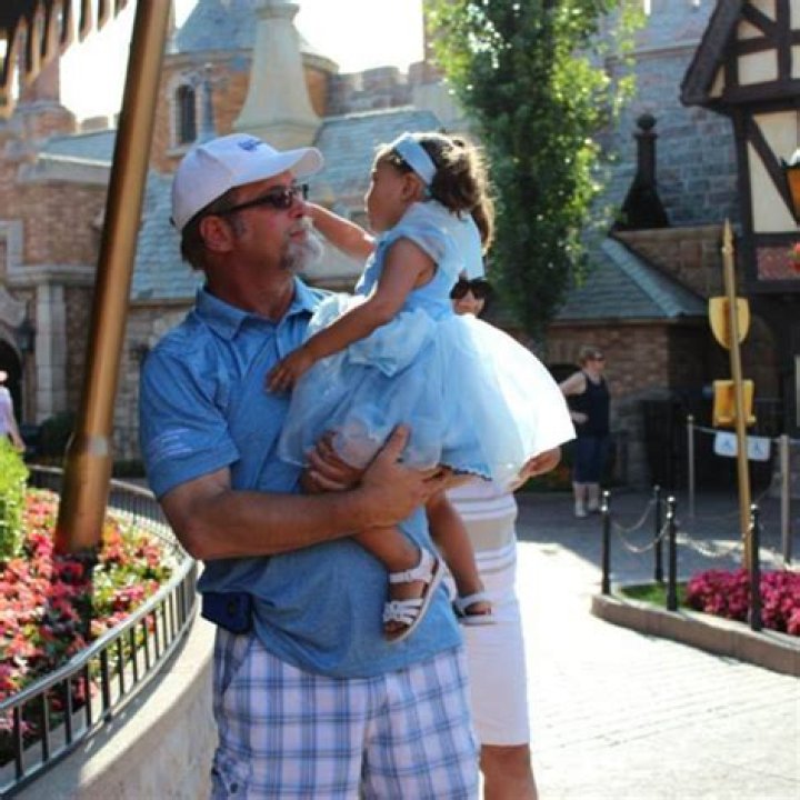 Robin Thede Parents Phyllis And Dave Thede Had A Huge Influence On Her Life ·