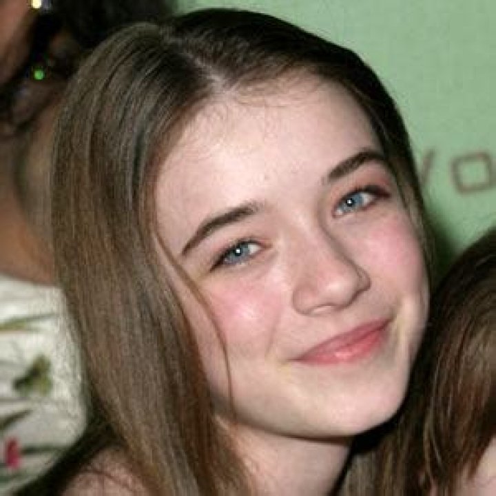 Sarah Bolger (TV Actress) - Age, Birthday, Bio, Facts, Family, Net Worth, Height & More |