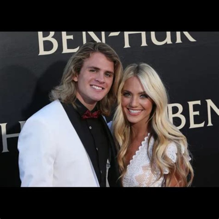 Savannah Labrant Net Worth 2023: What Is The Influencer Worth?