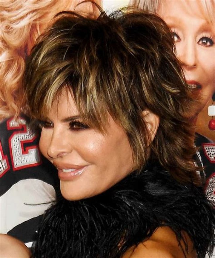 Times Lisa Rinna Has Experimented With Her Hair ·