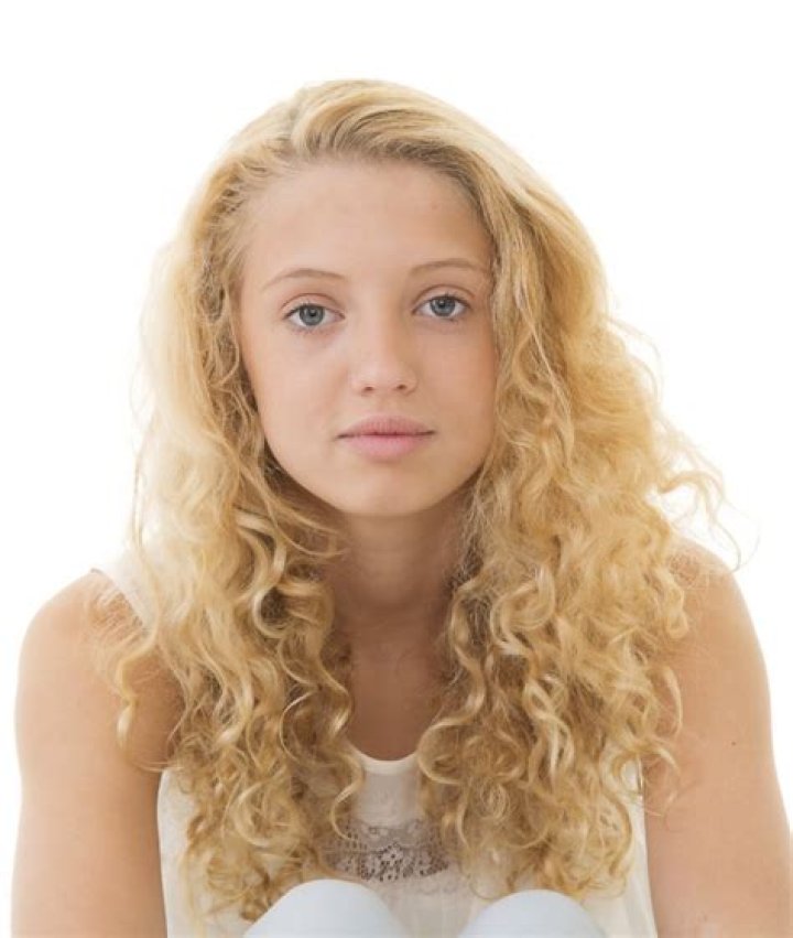 VivaBlog | Amelia Clarkson - Bio, Age, Wiki, Facts and Family