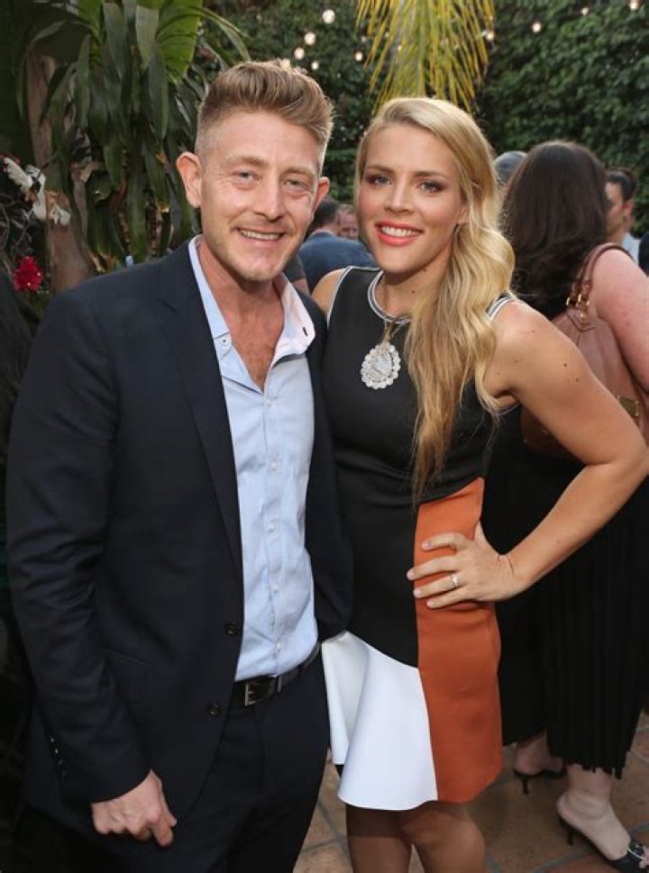 VivaBlog | Jason Nash - Bio, Age, net worth, height, Wiki, Facts and Family