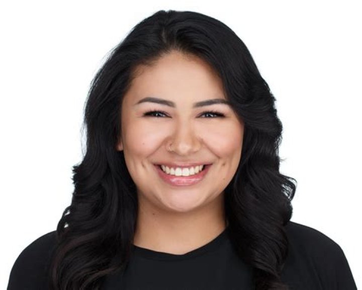 VivaBlog | Julia Alvarez - Bio, Age, Wiki, Facts and Family