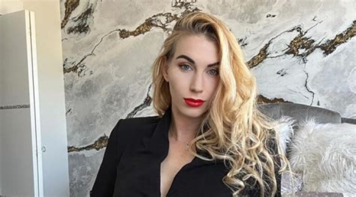 VivaBlog | Taylor Hayes - Bio, Age, Wiki, Facts and Family