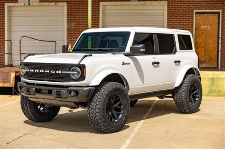 What Happened to the White Ford Bronco ·