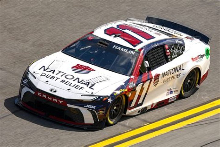 What is Denny Hamlins Net Worth?