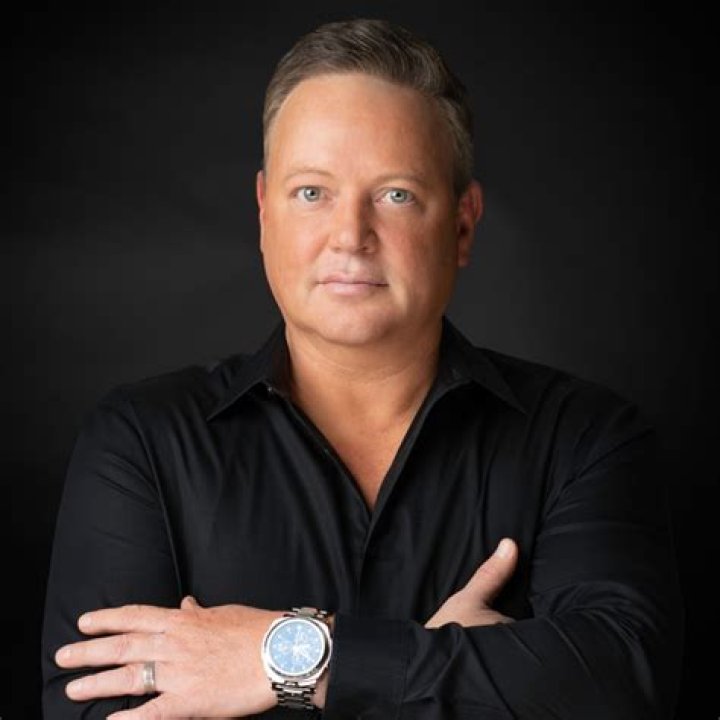 What? Real Estate Broker, David Haffenreffer Is Single! ·