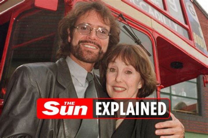 When did Una Stubbs and Cliff Richard date? |