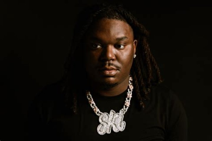 
Who is rapper Chelji Video Viral on Twitter, Reddit and Instagram 