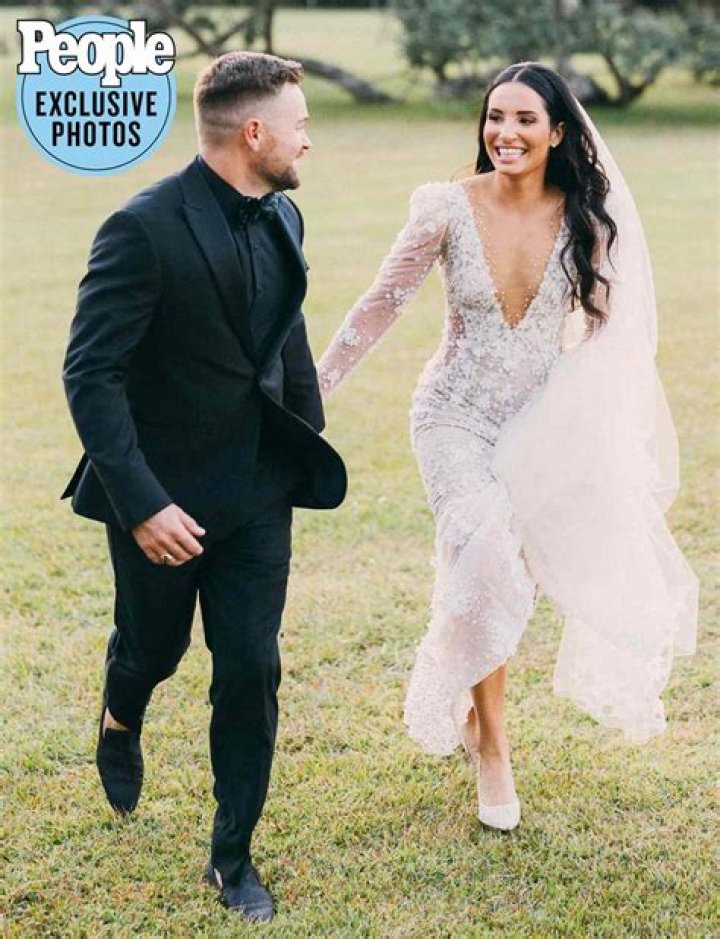 Who Is Ricky Stenhouse Jr Wife? Everything To Know About Madyson Goodfleisch ·